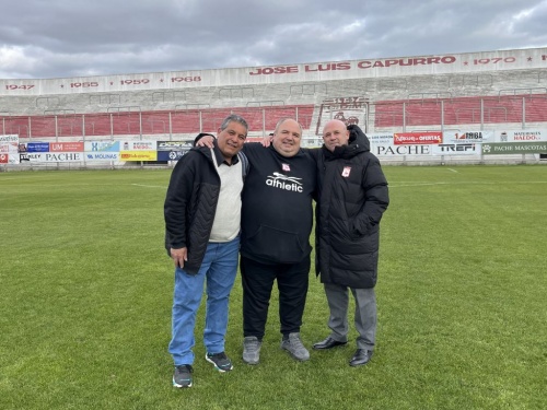 El Hogar del Doctor Ovando es sponsor del Club Deportivo Mor&oacute;n y lleva a los abuelos a la cancha