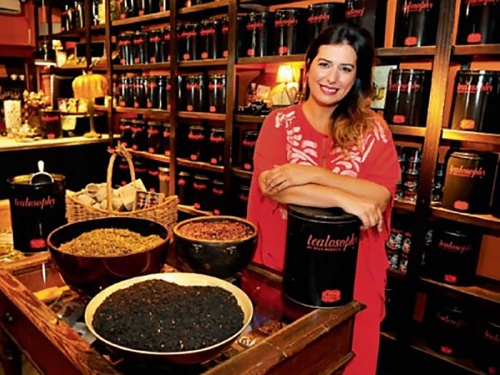 Mujeres haciendo historia por Salmón Agency