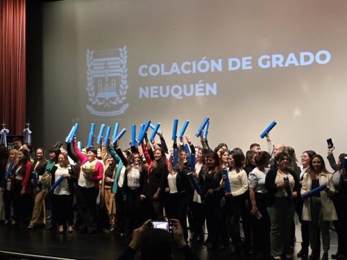 La Universidad de Morón entregó títulos universitarios en Neuquén