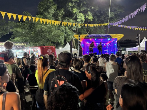 La West vuelve a Castelar: Leo García, Los Charros y Los del Fuego en la Plaza Cumelén