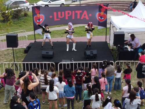 Castelar recibi&oacute; a la primavera con la Feria Lupita en Barrio Ser&eacute;