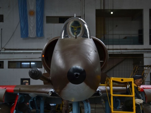 Descubr&iacute; c&oacute;mo se restauran aviones hist&oacute;ricos en los hangares de la Base de Mor&oacute;n