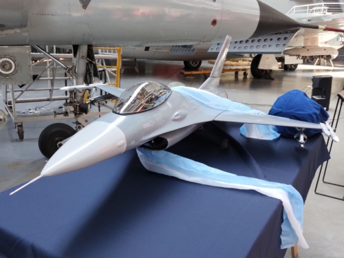 El MNA reunió a especialistas en una jornada histórica sobre cazas y la llegada de los F-16