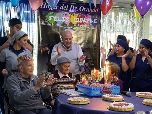 &iexcl;100 veces feliz cumplea&ntilde;os! Leoncio celebr&oacute; un siglo de vida en el Hogar del Dr. Ovando