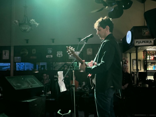 Super Etendart y Aidikey1 presentaron sus canciones en Whiskey