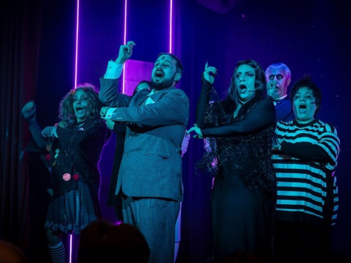 Conocé el musical solidario de Haedo que cada año sorprende con su despliegue, vestuario y puesta en escena