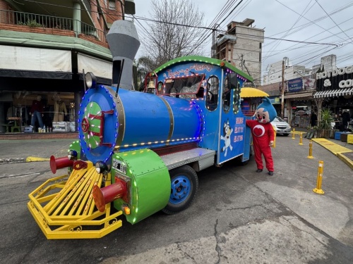 El Trencito de Castelar volvi&oacute; a recorrer la ciudad por el D&iacute;a de la Ni&ntilde;ez