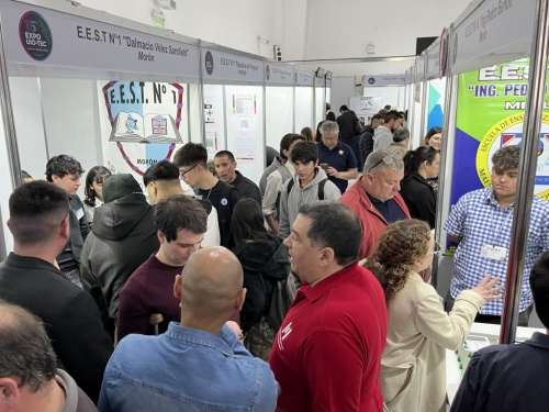 La Expo UIO TEC reuni&oacute; a estudiantes, empresas y proyectos innovadores en La Cant&aacute;brica