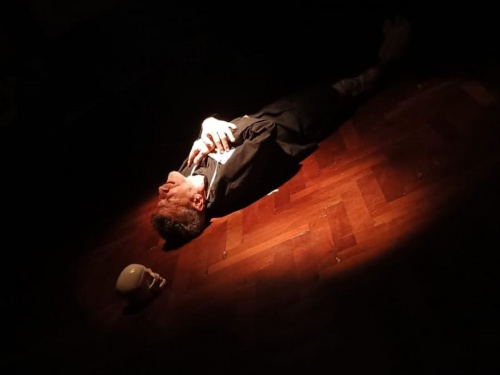 Teatro: Hamlet pide Juicio y Castigo en La Salita