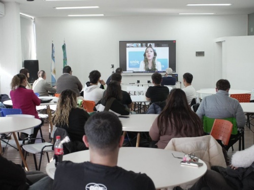 Retos universitarios del siglo XXI: La Universidad de Morón oficializó su convenio internacional con España
