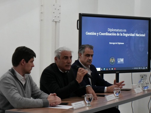 La Universidad de Mor&oacute;n entreg&oacute; t&iacute;tulos de la Diplomatura en Seguridad Nacional