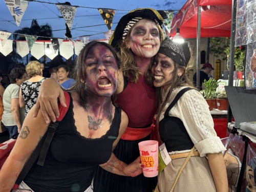 Una multitud de zombies tomó Haedo tras ser nombrada Capital del Cine de Terror