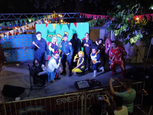 Villa Sarmiento vivió a pleno el Viva Fest: música, baile y un inusual ganador del Concurso de Cosplay