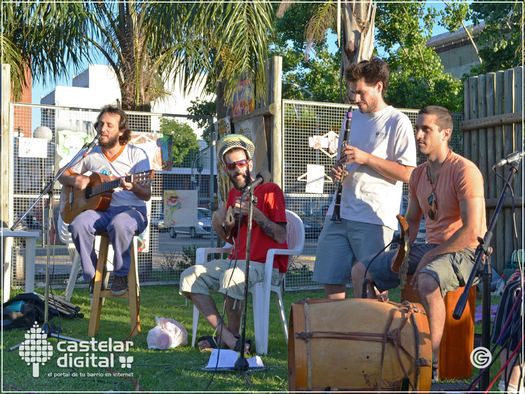 Jorge Salinas + Shambala + El Dun Dun tocaron juntos con los instrumentos de Luthiers del Oeste