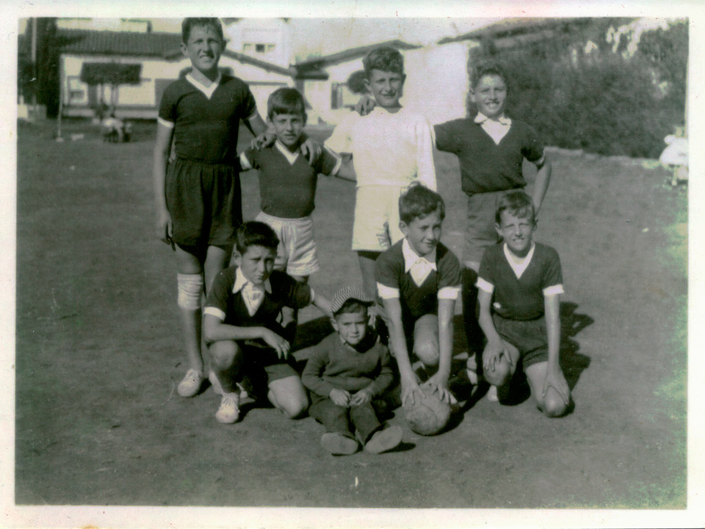 1954.Izq a derecha Mario Iglesias, Roberto Michelena (Cachito), Lucho Carpanetto, Lito Chimeno (arriba),Juan C. Gomis, Carlitos Merlo, Jorge Iglesias (abajo)