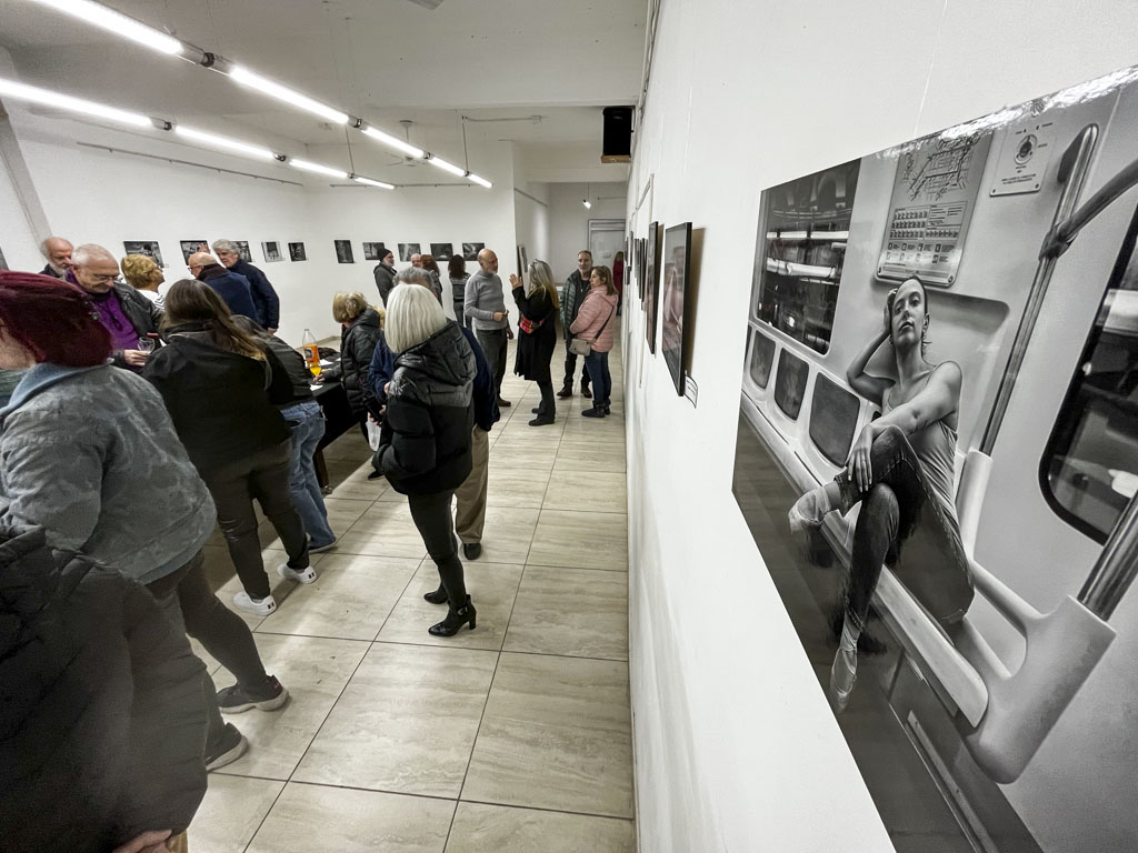 Durante todo junio se podrá visitar la muestra de fotografías de Pablo Elia y Javier Matinez en el salón de la asociación de comerciantes de Castelar