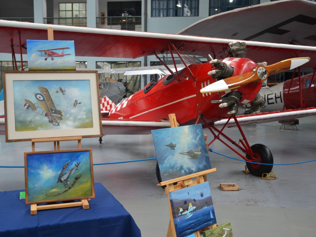 El Barón Rojo con obras de arte.