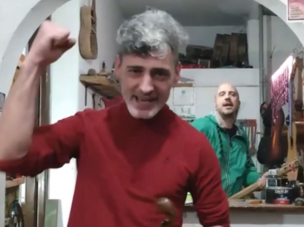 Pipo Nazaro y Dani Suárez en el videoclip de Sur del Sur.