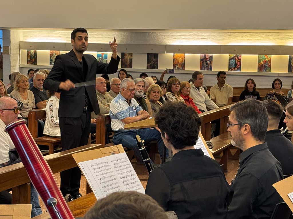 La Sinfónica de Morón llenó de música la Parroquia Sofía Barat