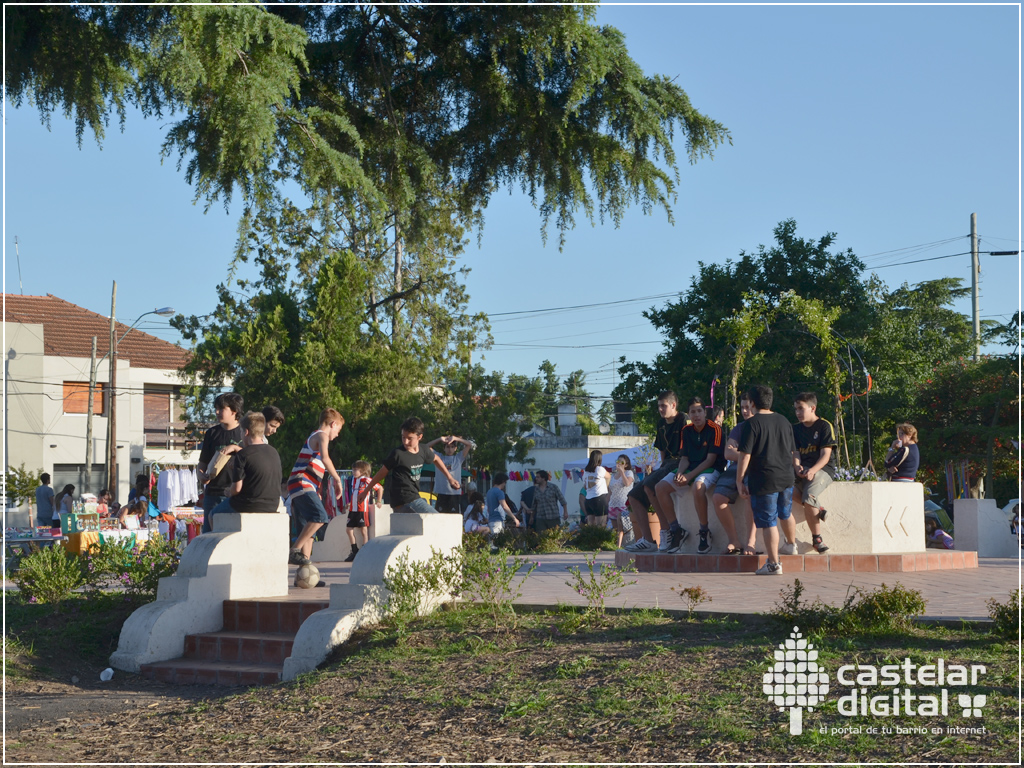 16 de Noviembre 2013, Festival Solidario Organizado por Sonrisas Solidarias en la plaza de los Españoles