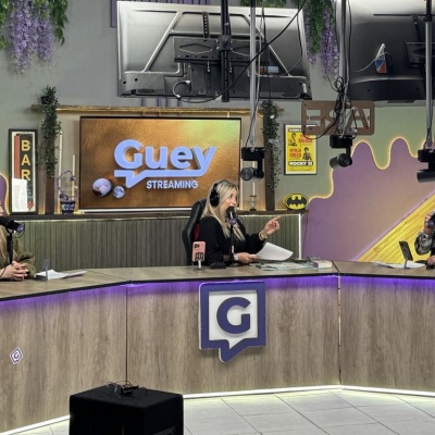 Castelar Digital dijo presente en Luna en Plut&oacute;n con humor, entrevistas y tarot