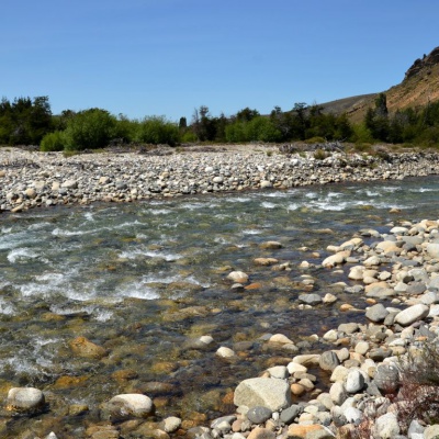 Río Ñirihuau. Frío y ruidoso. 