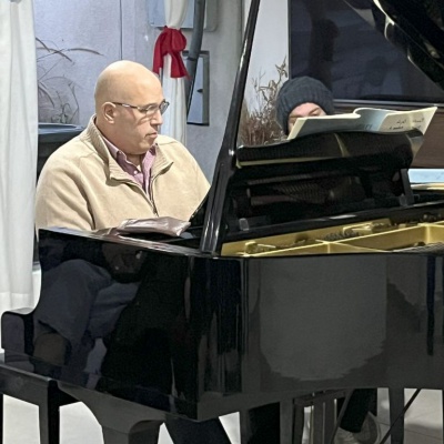 Carlos Ovando ofreció un íntimo concierto de piano en el Hogar del Doctor Ovando