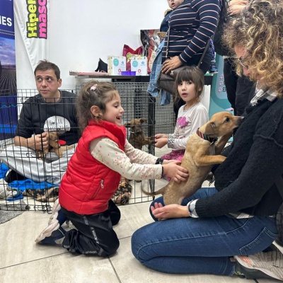 El Centro Comercial colaboró con varios refugios de animales en una jornada de adopción