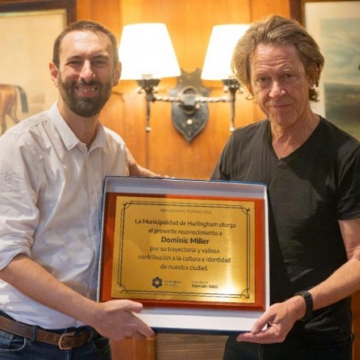 Homenajearon al guitarrista de Sting en su Hurlingham natal