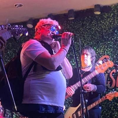 Pity Alvarez toc&oacute; de sorpresa en un bar de Castelar