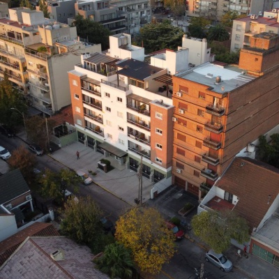 Un balcón para disfrutar el atardecer: propuesta funcional en Castelar Norte