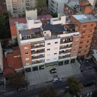 Un balcón para disfrutar el atardecer: propuesta funcional en Castelar Norte