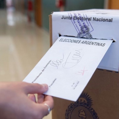 ¿Cuántas personas votan en Morón, Ituzaingó y Hurligham?