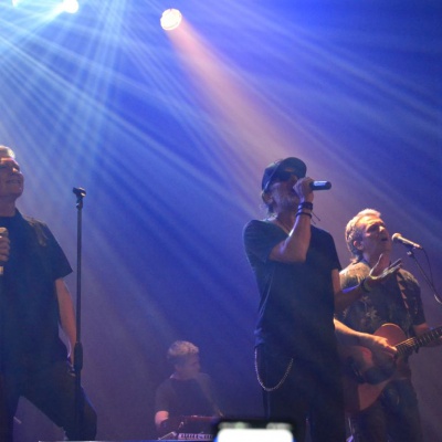 Ella Es Tan Cargosa celebró 25 años de historia en el Teatro Gran Ituzaingó