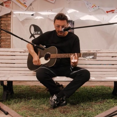 Emiliano Brancciari inaugur&oacute; "El Banquito de Norita", el nuevo ciclo cultural de la Casa Museo Nora Corti&ntilde;as