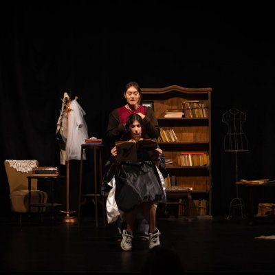 Galería de Objetos Tristes: talento de Zona Oeste en el teatro porteño