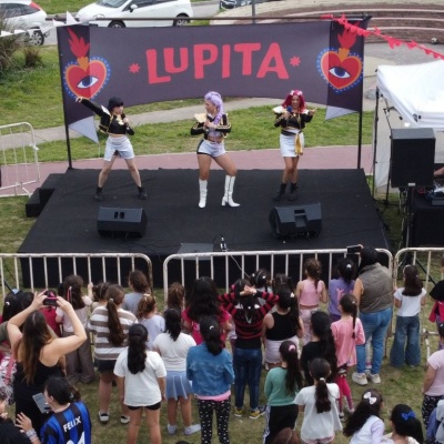 Castelar recibi&oacute; a la primavera con la Feria Lupita en Barrio Ser&eacute;