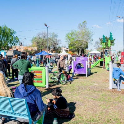 Mor&oacute;n tiene un nuevo espacio verde: inauguraron la Plaza Malvinas Argentinas