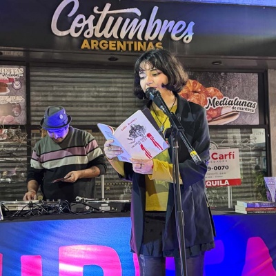 Fiest&oacute;n cultural en Castelar: la peatonal Timb&uacute;es celebr&oacute; el D&iacute;a del Libro con artistas en vivo