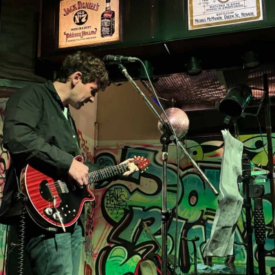 Super Etendart y Aidikey1 presentaron sus canciones en Whiskey