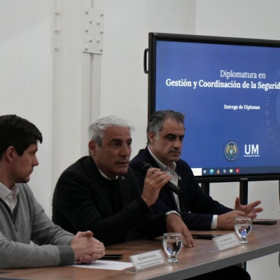 La Universidad de Morón entregó títulos de la Diplomatura en Seguridad Nacional