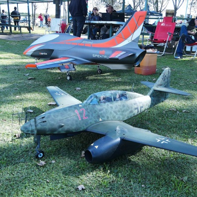 Mirá cómo se vivió el mayor festival de aeromodelismo de la zona oeste