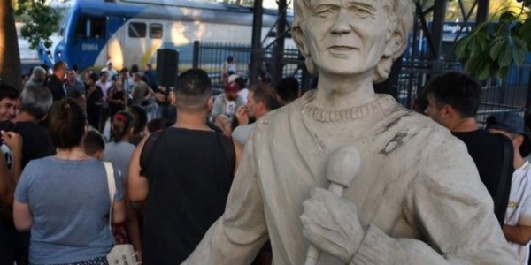 Hurlingham: Inauguraron la estatua que homenajea al Bocha Sokol