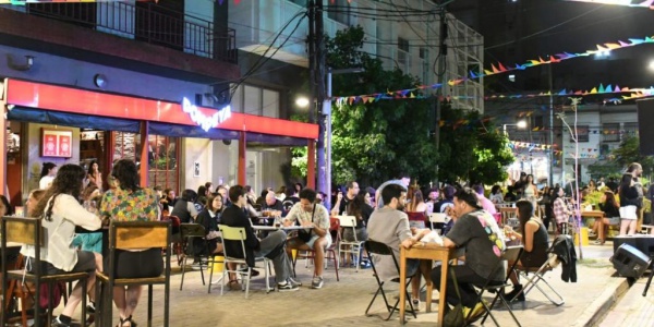 Mor&oacute;n lanz&oacute; &ldquo;Verano en Castelar&rdquo; con m&uacute;sica, gastronom&iacute;a y promociones