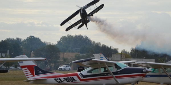 Festival a&eacute;reo: El cielo de General Rodr&iacute;guez se llen&oacute; de aviones