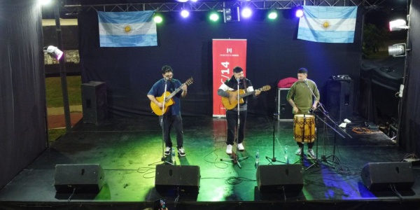 Cultura Cocina celebró el 25 de Mayo en la plaza del Barrio Seré