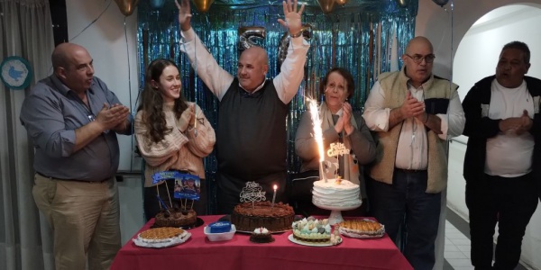 Gustavo Ovando festejó su cumpleaños rodeado de amigos
