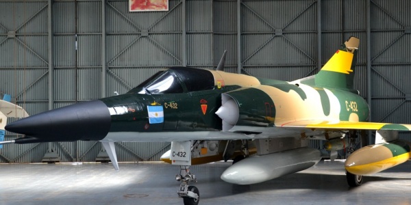C&oacute;mo fue el primer ataque la aviaci&oacute;n argentina en la Guerra de Malvinas