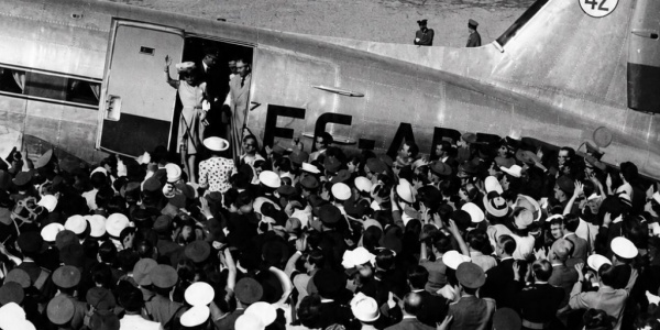 La primera vez que Eva Per&oacute;n vol&oacute; en avi&oacute;n lo hizo desde Mor&oacute;n