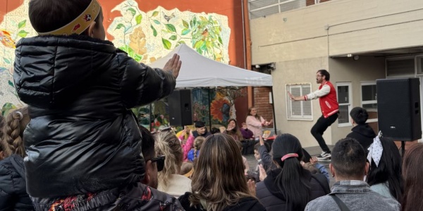 M&aacute;s de 80 emprendedores, K-Pop y canje de figuritas: as&iacute; fue la Feria Lupita en el Sof&iacute;a Barat